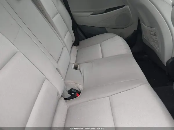 KM8J3CA29JU751651 2018 HYUNDAI TUCSON - Image 8