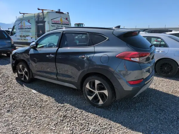 KM8J3CA29JU778008 2018 HYUNDAI TUCSON - Image 2