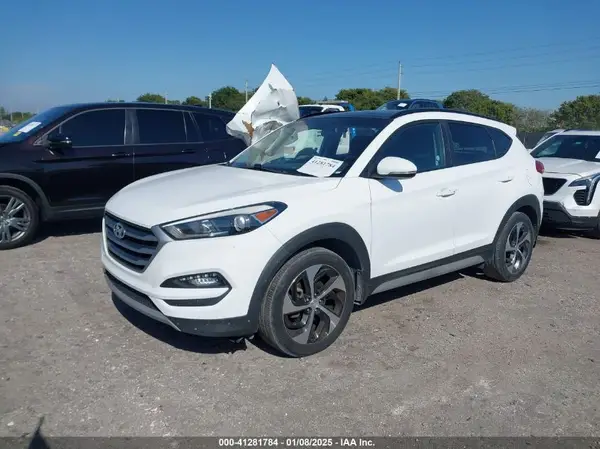 KM8J3CA29JU783936 2018 HYUNDAI TUCSON - Image 2