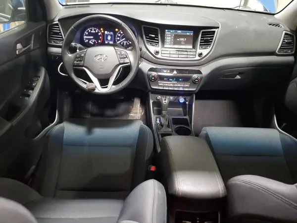 KM8J3CA29JU784214 2018 HYUNDAI TUCSON - Image 8