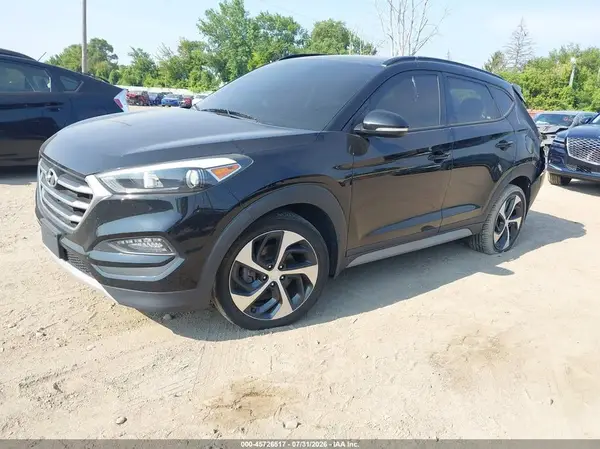 KM8J3CA29JU792040 2018 HYUNDAI TUCSON - Image 2