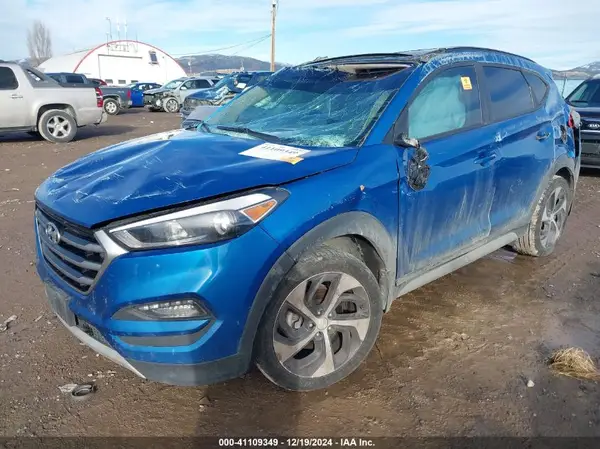 KM8J3CA29JU805031 2018 HYUNDAI TUCSON - Image 2