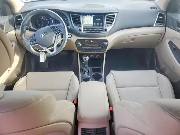 KM8J3CA29JU812478 2018 HYUNDAI TUCSON - Image 8