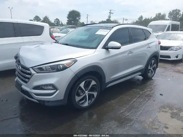 KM8J3CA29JU817227 2018 HYUNDAI TUCSON - Image 2