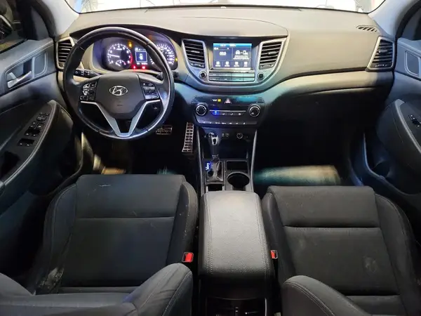 KM8J3CA29JU822184 2018 HYUNDAI TUCSON - Image 8
