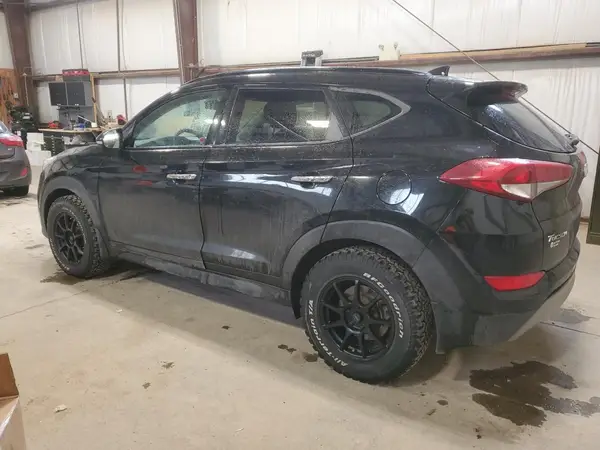 KM8J3CA29JU823738 2018 HYUNDAI TUCSON - Image 2