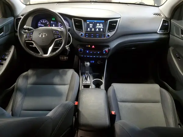 KM8J3CA29JU823738 2018 HYUNDAI TUCSON - Image 8