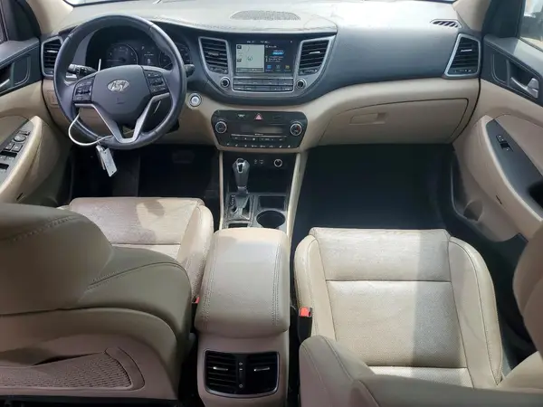 KM8J3CA29JU834934 2018 HYUNDAI TUCSON - Image 8