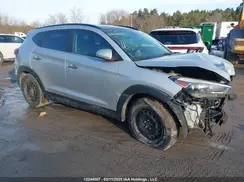 KM8J3CA2XGU031932 2016 HYUNDAI TUCSON