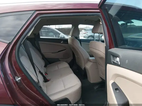 KM8J3CA2XGU039061 2016 HYUNDAI TUCSON - Image 8