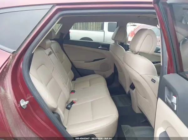 KM8J3CA2XGU047421 2016 HYUNDAI TUCSON - Image 8