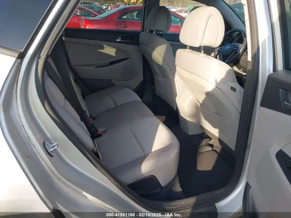 KM8J3CA2XGU047516 2016 HYUNDAI TUCSON - Image 8