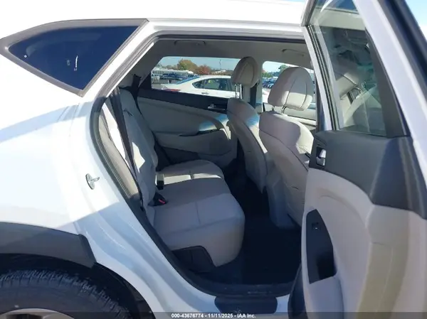 KM8J3CA2XGU047922 2016 HYUNDAI TUCSON - Image 8