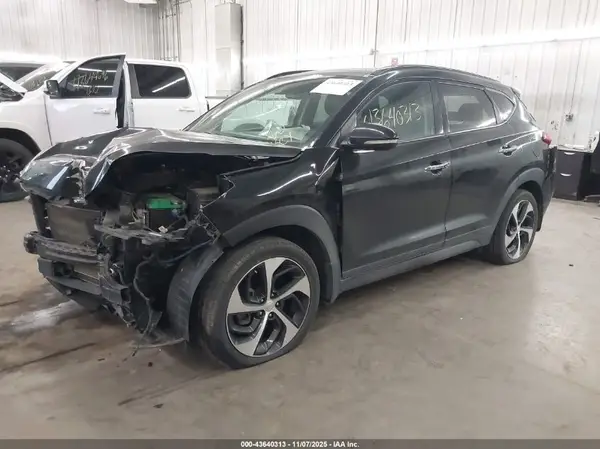 KM8J3CA2XGU058399 2016 HYUNDAI TUCSON - Image 2