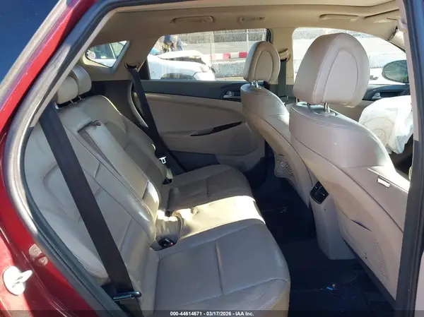 KM8J3CA2XGU070424 2016 HYUNDAI TUCSON - Image 8