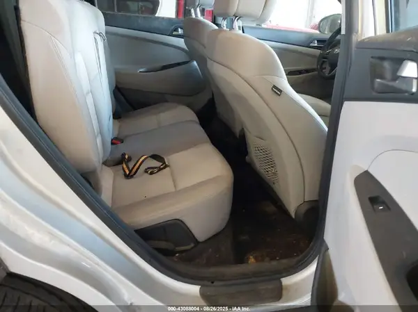 KM8J3CA2XGU075588 2016 HYUNDAI TUCSON - Image 8