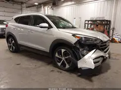 KM8J3CA2XGU075977 2016 HYUNDAI TUCSON