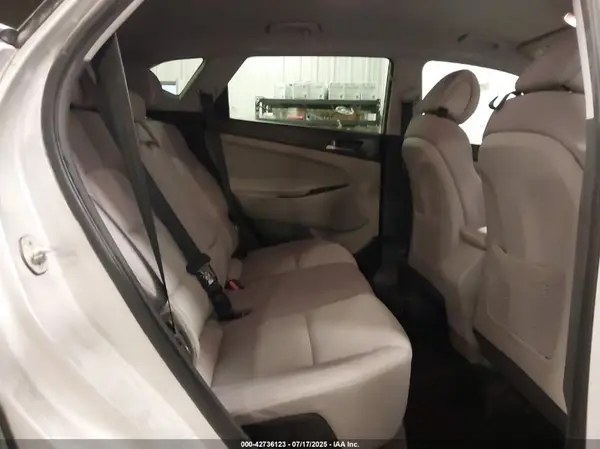 KM8J3CA2XGU075977 2016 HYUNDAI TUCSON - Image 8