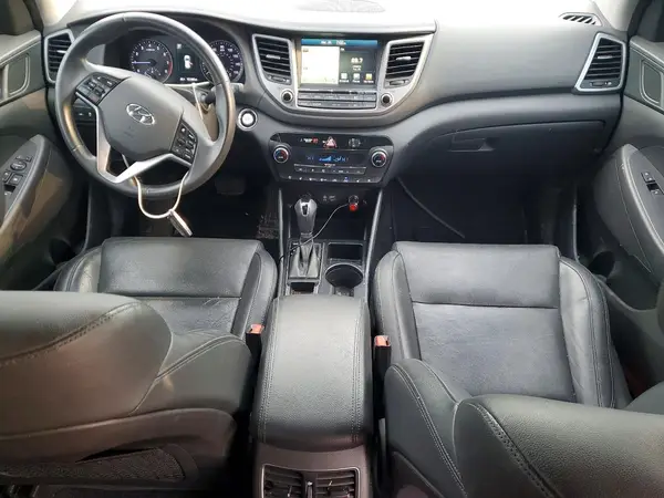 KM8J3CA2XGU087787 2016 HYUNDAI TUCSON - Image 8