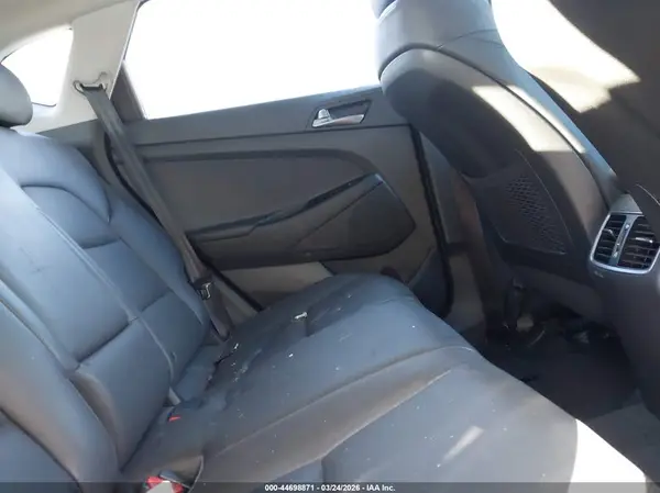 KM8J3CA2XGU121596 2016 HYUNDAI TUCSON - Image 8