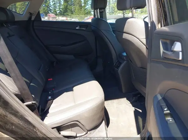 KM8J3CA2XGU154906 2016 HYUNDAI TUCSON - Image 8