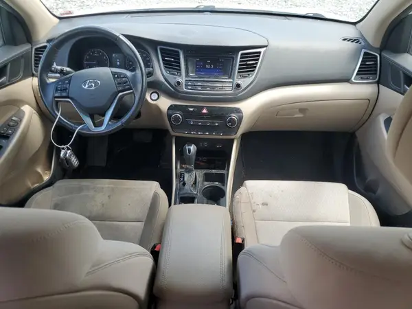 KM8J3CA2XGU170586 2016 HYUNDAI TUCSON - Image 8