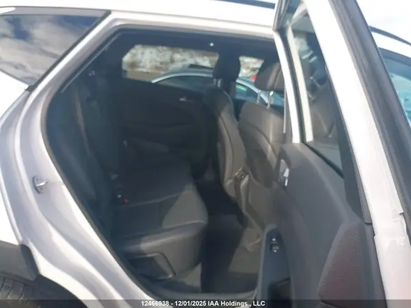 KM8J3CA2XGU187503 2016 HYUNDAI TUCSON - Image 8