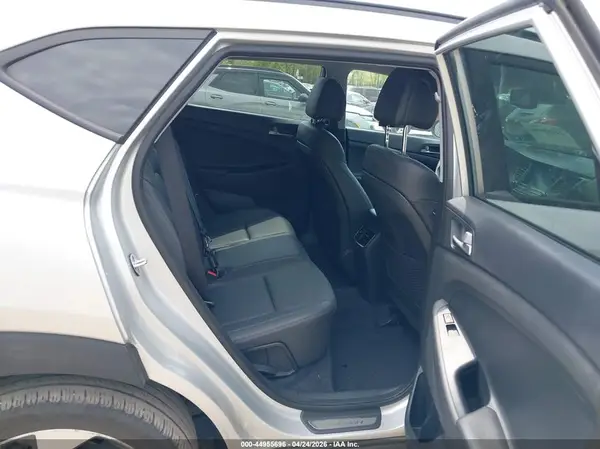 KM8J3CA2XGU203070 2016 HYUNDAI TUCSON - Image 8