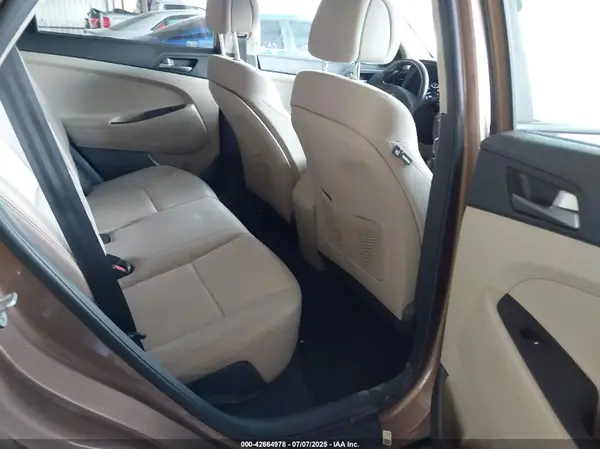 KM8J3CA2XGU246386 2016 HYUNDAI TUCSON - Image 8