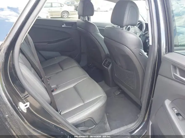 KM8J3CA2XGU257467 2016 HYUNDAI TUCSON - Image 8