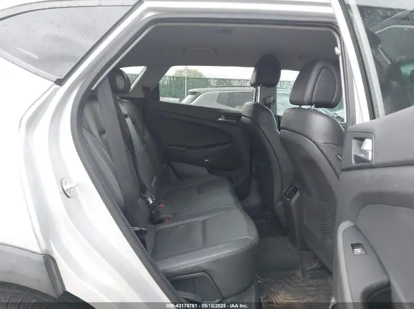 KM8J3CA2XHU274402 2017 HYUNDAI TUCSON - Image 8