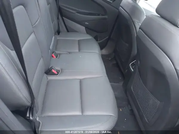 KM8J3CA2XHU275047 2017 HYUNDAI TUCSON - Image 8