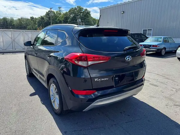 KM8J3CA2XHU281995 2017 HYUNDAI TUCSON - Image 2