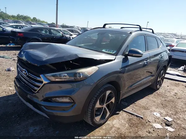 KM8J3CA2XHU290065 2017 HYUNDAI TUCSON - Image 2