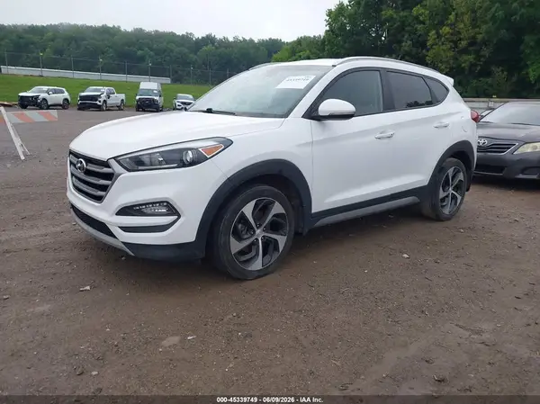 KM8J3CA2XHU293452 2017 HYUNDAI TUCSON - Image 2