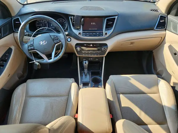 KM8J3CA2XHU302473 2017 HYUNDAI TUCSON - Image 8
