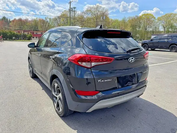 KM8J3CA2XHU306071 2017 HYUNDAI TUCSON - Image 2