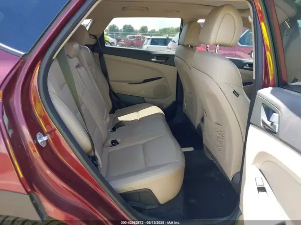 KM8J3CA2XHU321198 2017 HYUNDAI TUCSON - Image 8