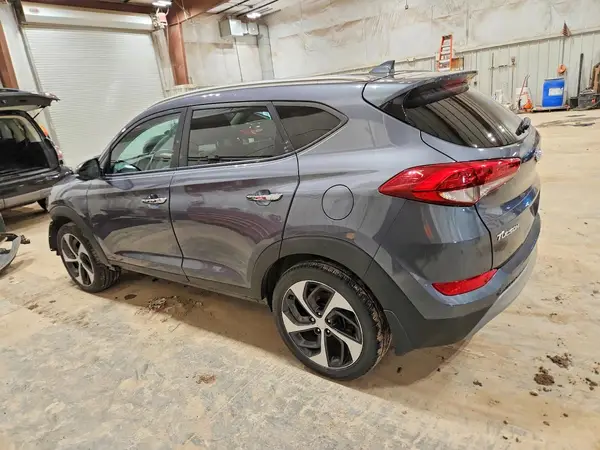 KM8J3CA2XHU337305 2017 HYUNDAI TUCSON - Image 2