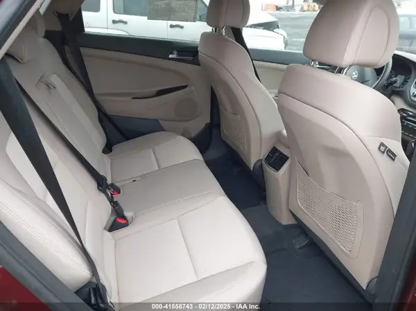 KM8J3CA2XHU344657 2017 HYUNDAI TUCSON - Image 8