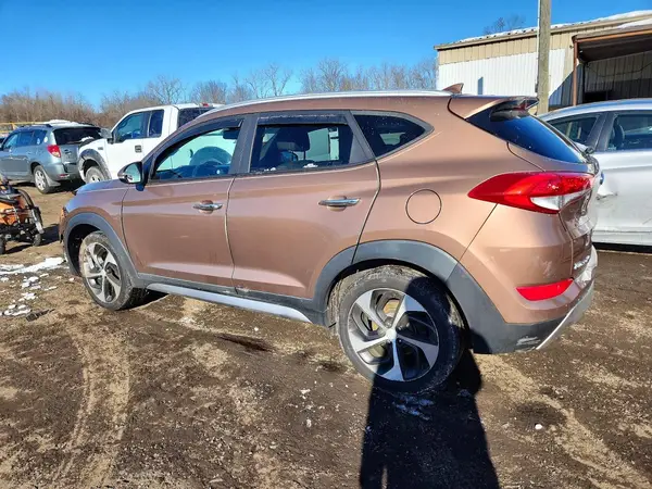 KM8J3CA2XHU358509 2017 HYUNDAI TUCSON - Image 2