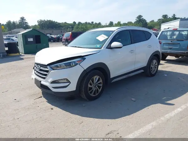 KM8J3CA2XHU370689 2017 HYUNDAI TUCSON - Image 2