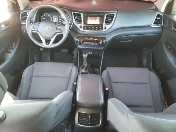 KM8J3CA2XHU370868 2017 HYUNDAI TUCSON - Image 8