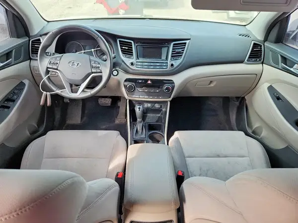 KM8J3CA2XHU375374 2017 HYUNDAI TUCSON - Image 8