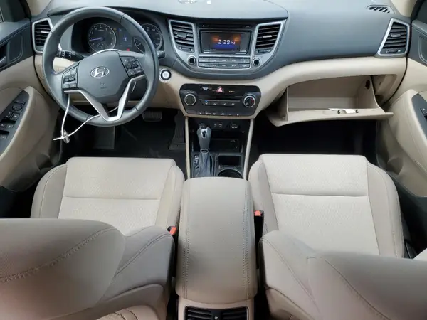 KM8J3CA2XHU388254 2017 HYUNDAI TUCSON - Image 8