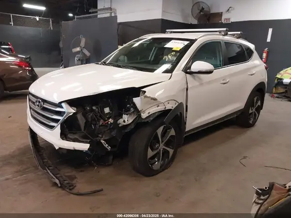 KM8J3CA2XHU388545 2017 HYUNDAI TUCSON - Image 2