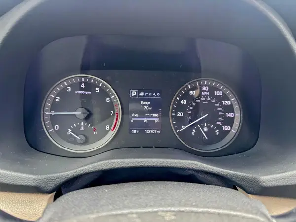 KM8J3CA2XHU394362 2017 HYUNDAI TUCSON - Image 8