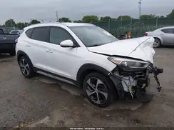 KM8J3CA2XHU423987 2017 HYUNDAI TUCSON