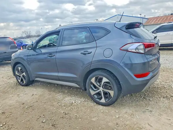KM8J3CA2XHU457427 2017 HYUNDAI TUCSON - Image 2