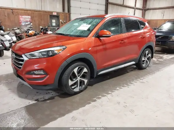KM8J3CA2XHU496535 2017 HYUNDAI TUCSON - Image 2